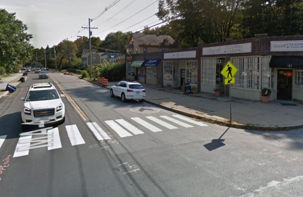 859 Massachusetts Avenue in 2017. There was no bike lane stripe.